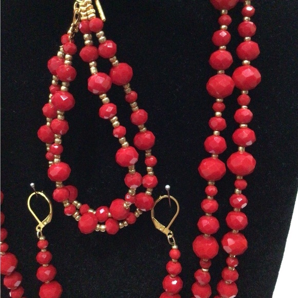 Elegant Vibrant Red Glass Beaded Necklace, Bracelet, & Earring Set - Picture 4 of 9